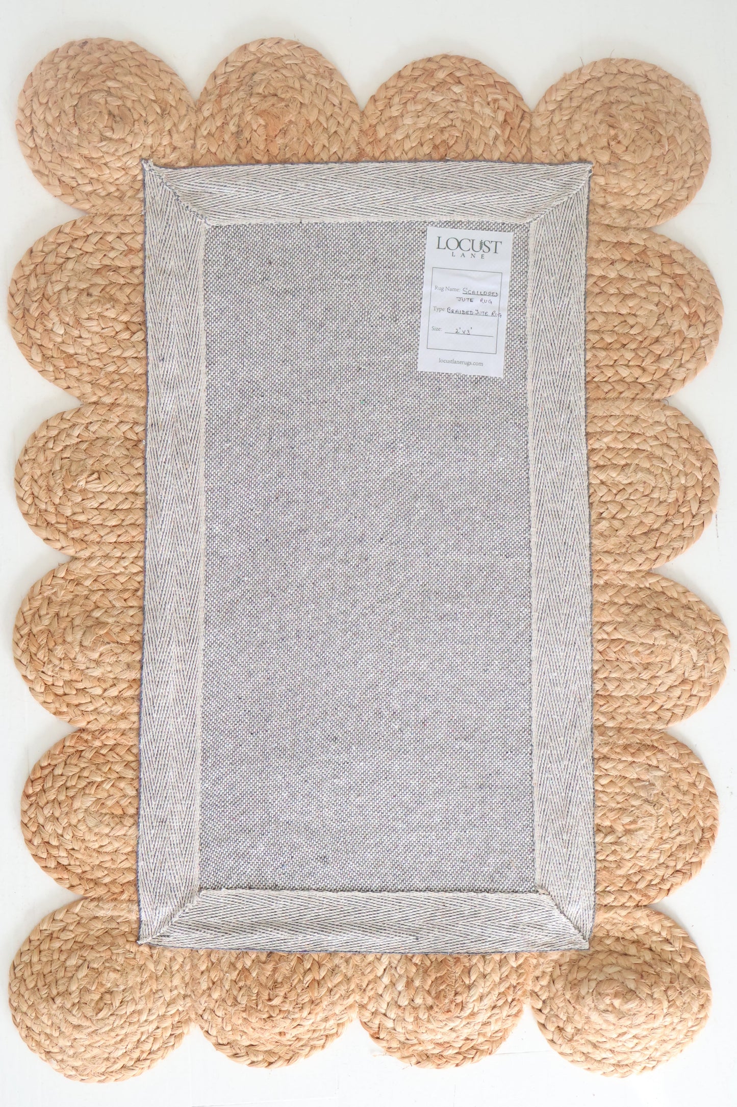 Natural Scalloped Jute Mini Rug