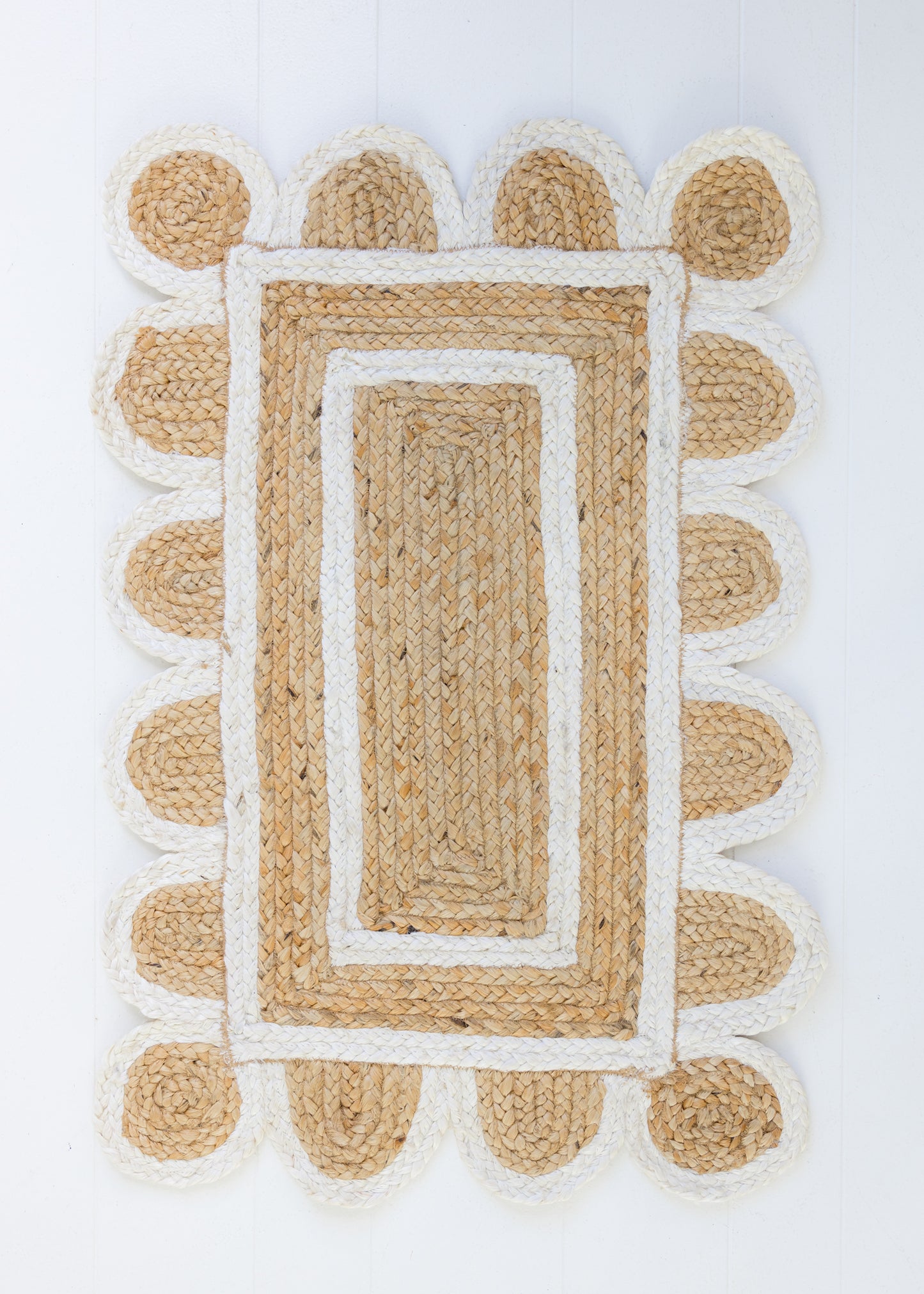 White Scalloped Jute Rug (ready to ship)
