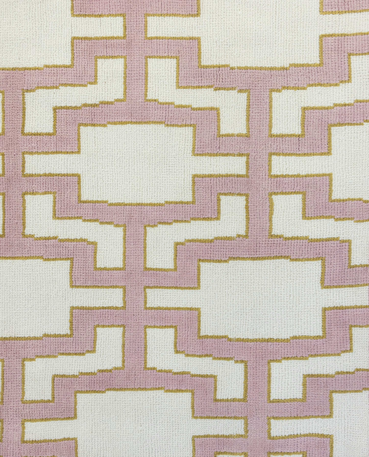 Geometric pattern with intersecting lines in pink and gold on a white background
