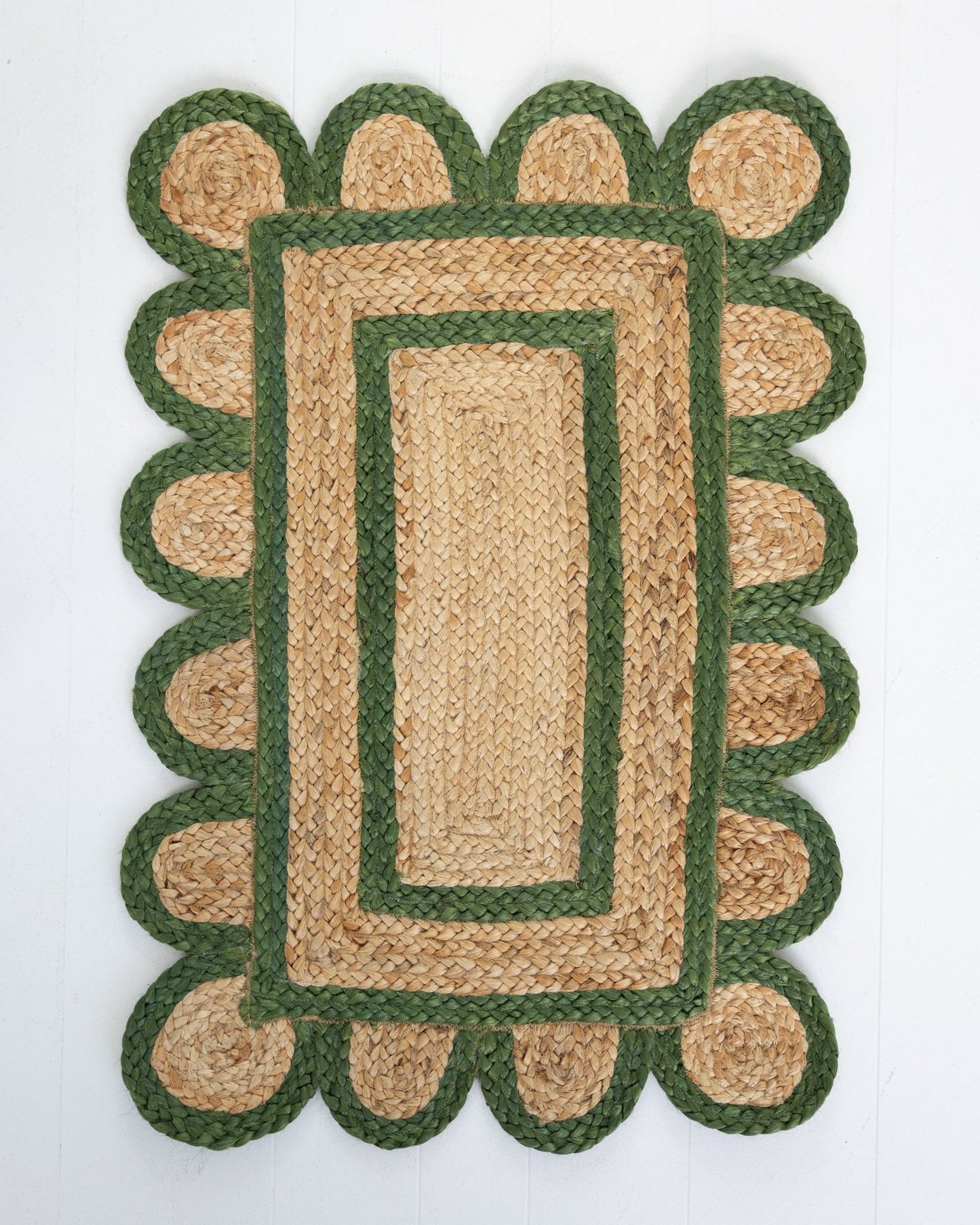 Forrest Green Scalloped Jute Rug
