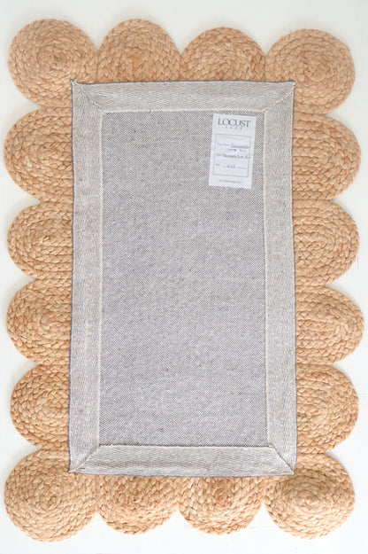 Natural Scalloped Jute Mini Rug
