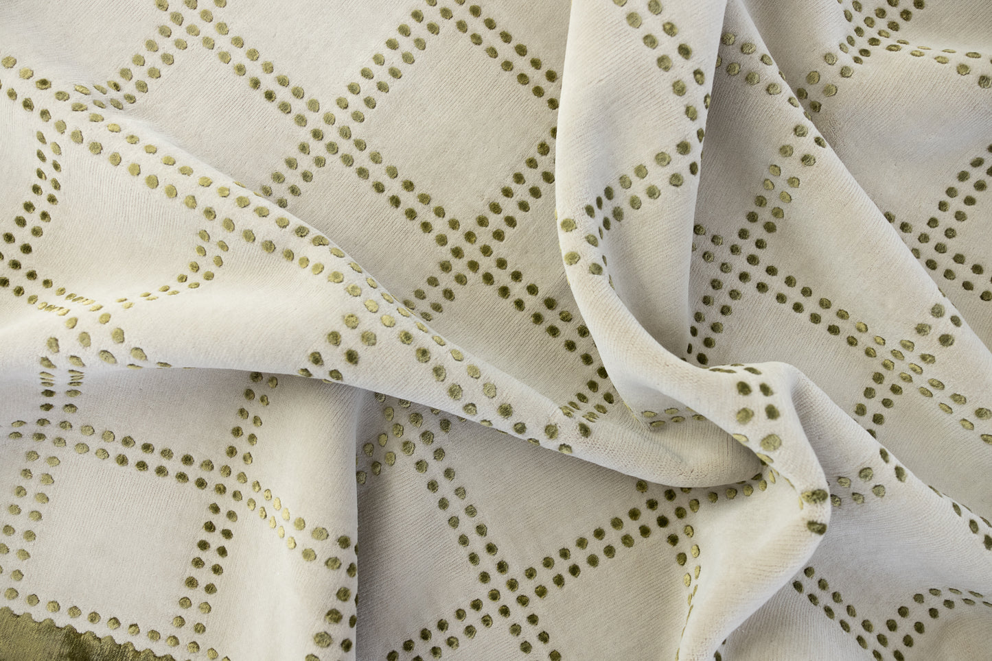 Dottie Silk Handcrafted Rug